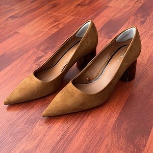 Zara Taupe Suede Pumps with Tortoise block heel. 2.5" heels. Womens size 6 shoe.